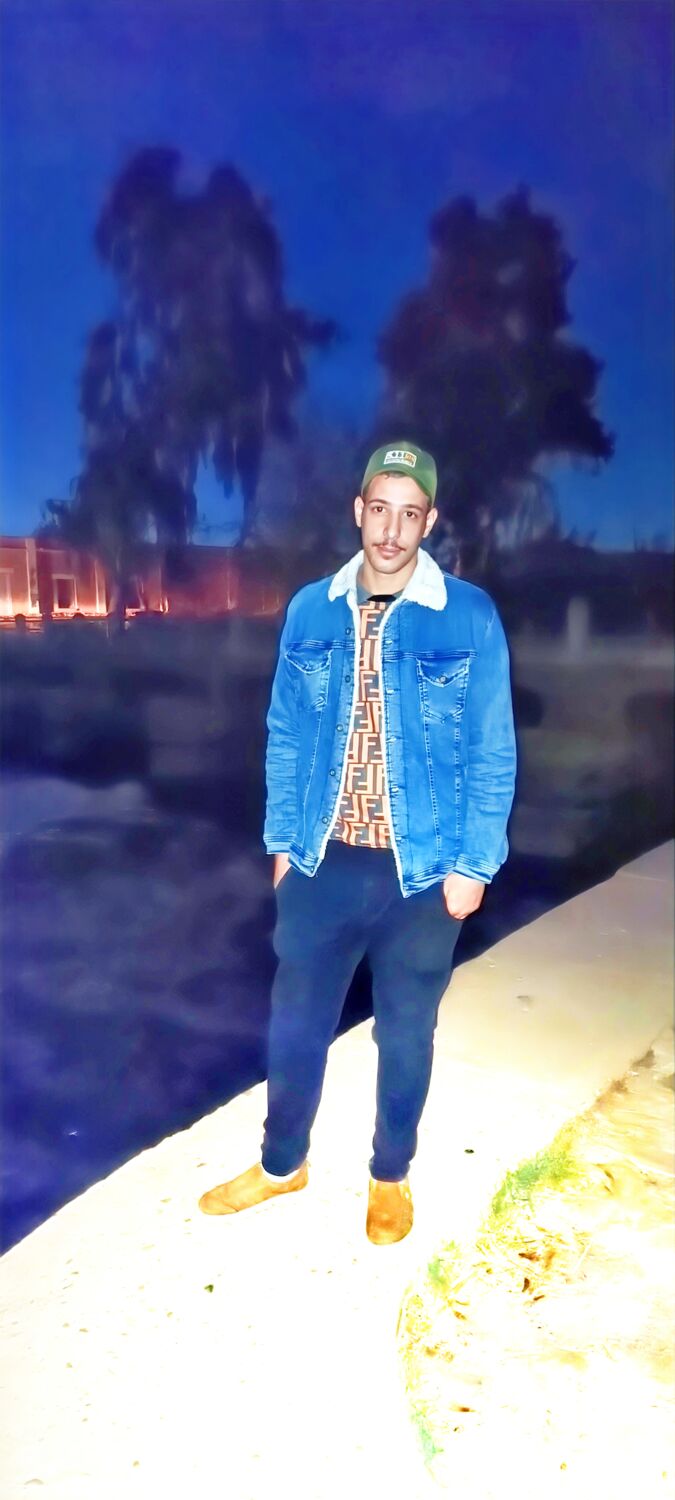  42466175  Adnan, 25 ,    