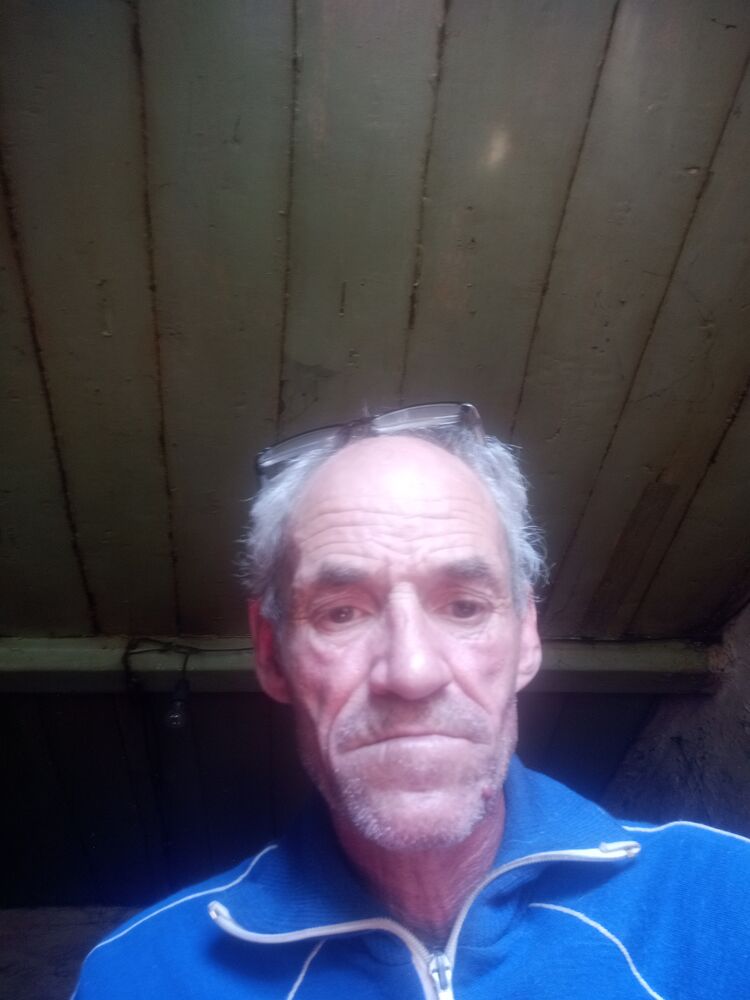  52589415  Andrei, 48 ,    