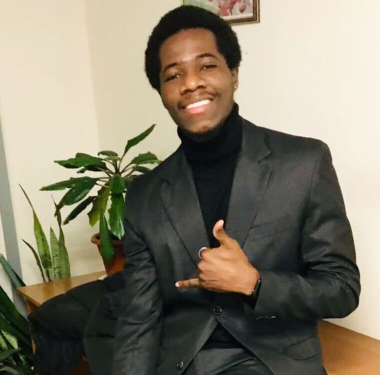 ���� 48237385 ������� Adam, 32 ����, ���� ���������� � ������