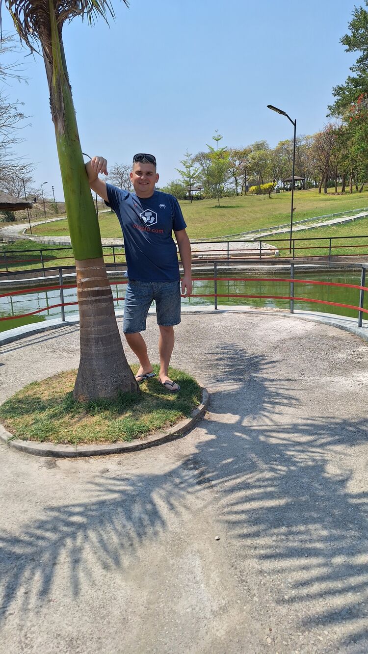  ,   Alex, 36 ,   ,   