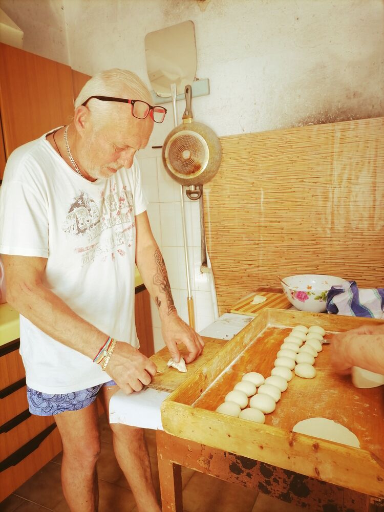  23369165  Vasia, 57 ,    Bitonto