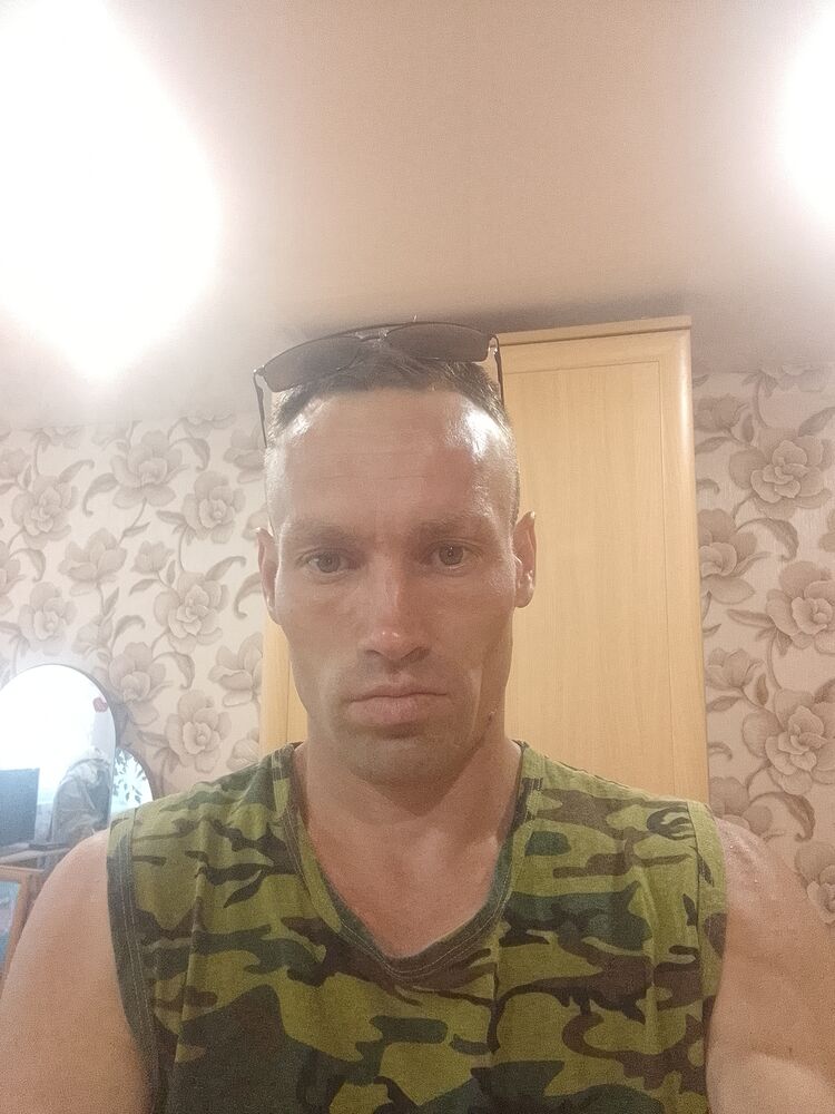  44370725  Nekoli, 40 ,     