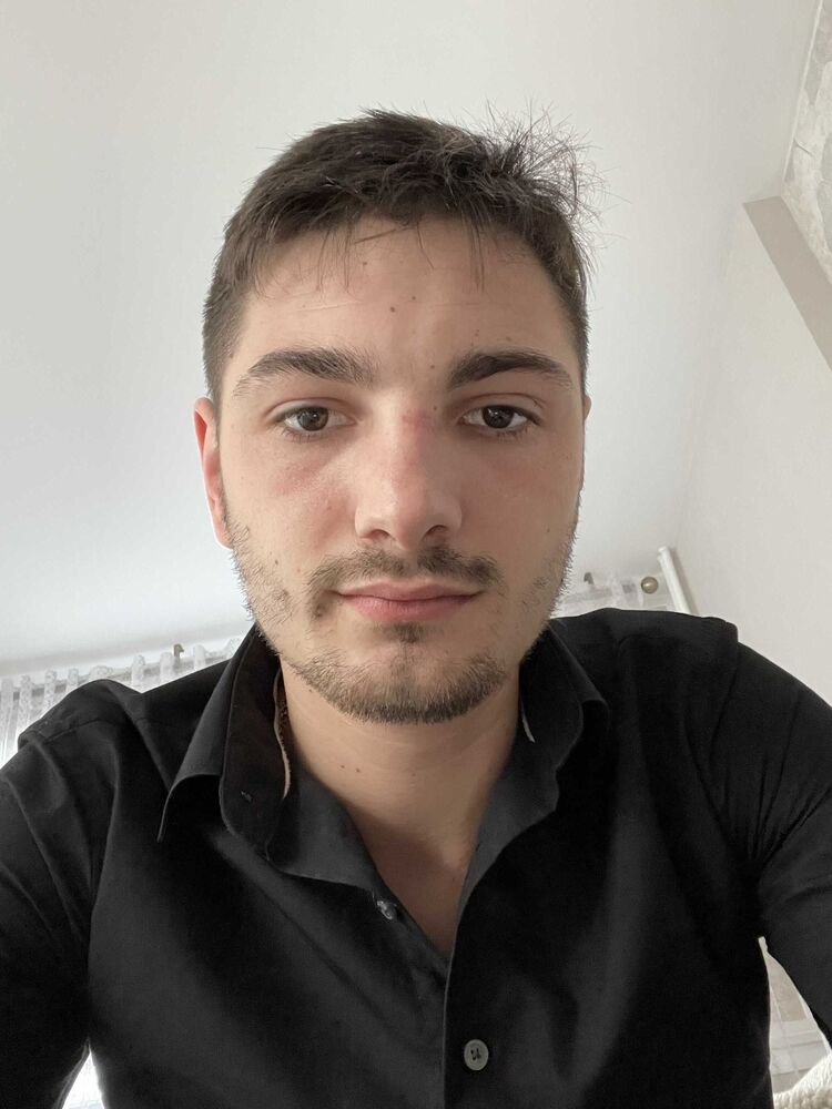  24912215  Mihai, 26 ,    Creteil