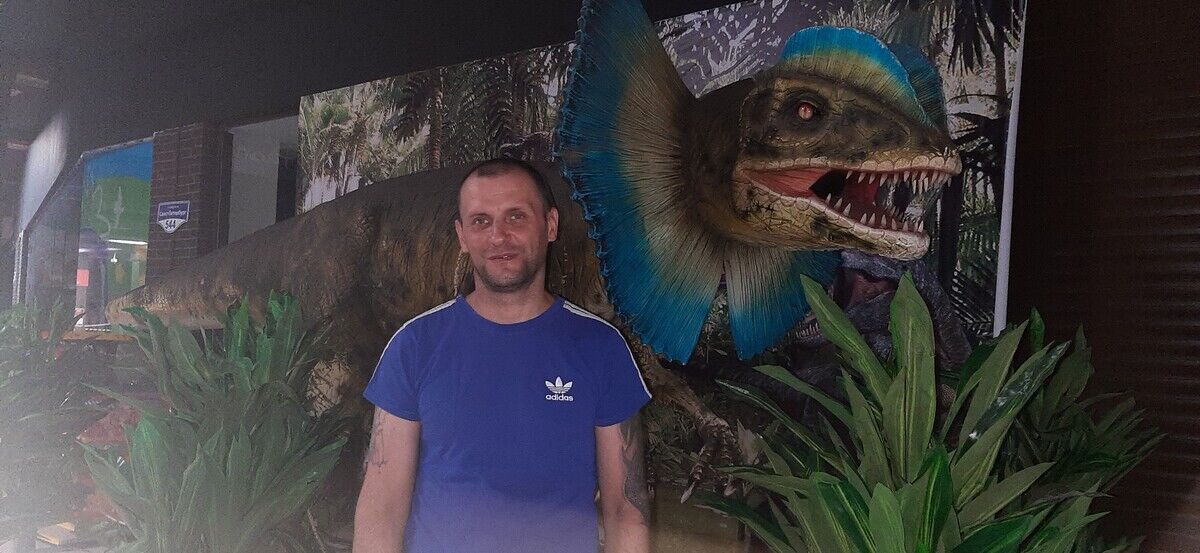  ,   Leon, 48 ,   ,   , c 