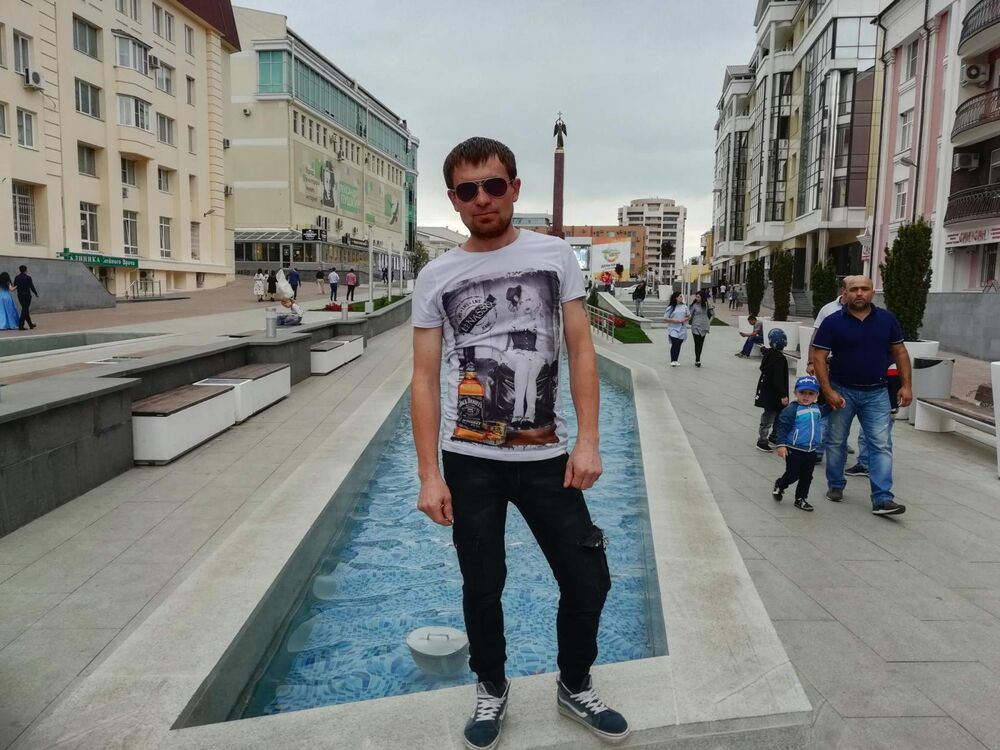  27409545  Grigory, 40 ,    