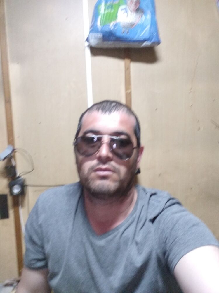  ,   Feduz, 37 ,   ,   , c 