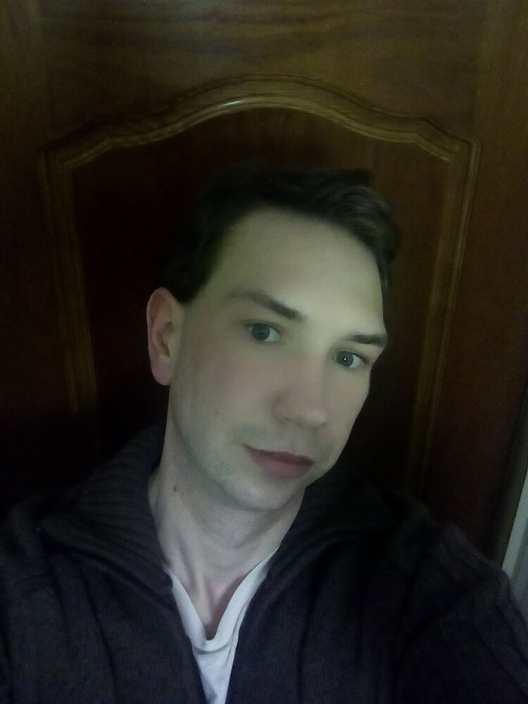  18943575  Violet, 36 ,    