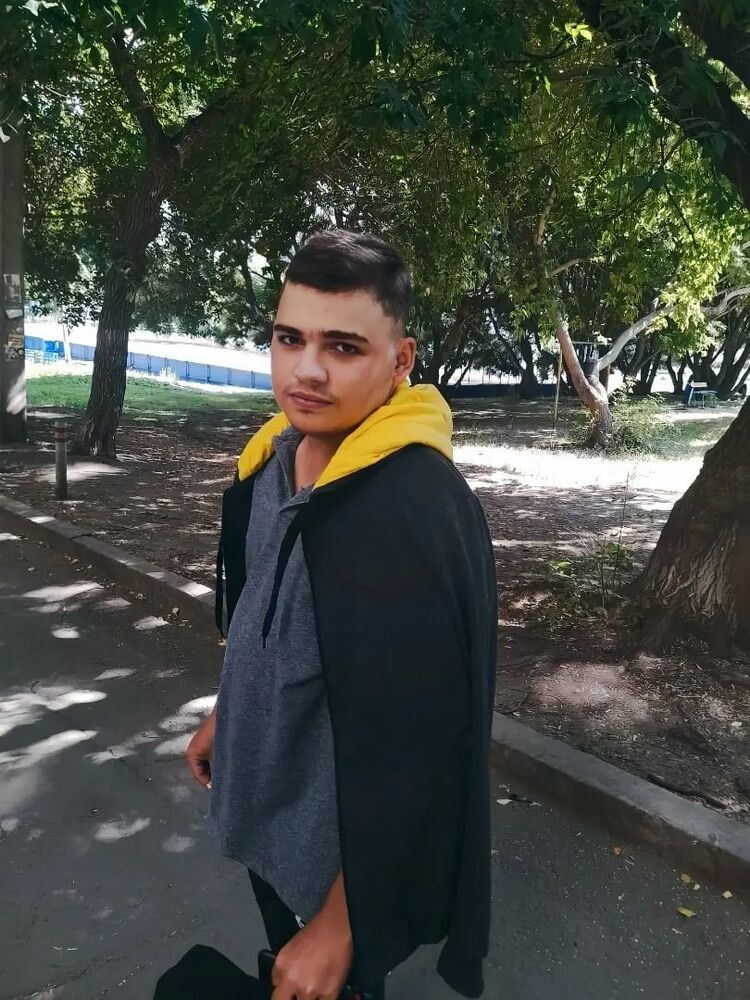  ,   Daniil, 21 ,   c 