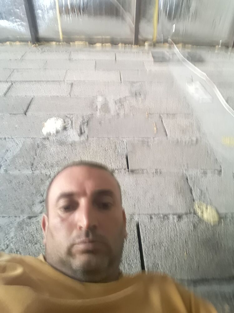  37777705  Varujan, 28 ,    