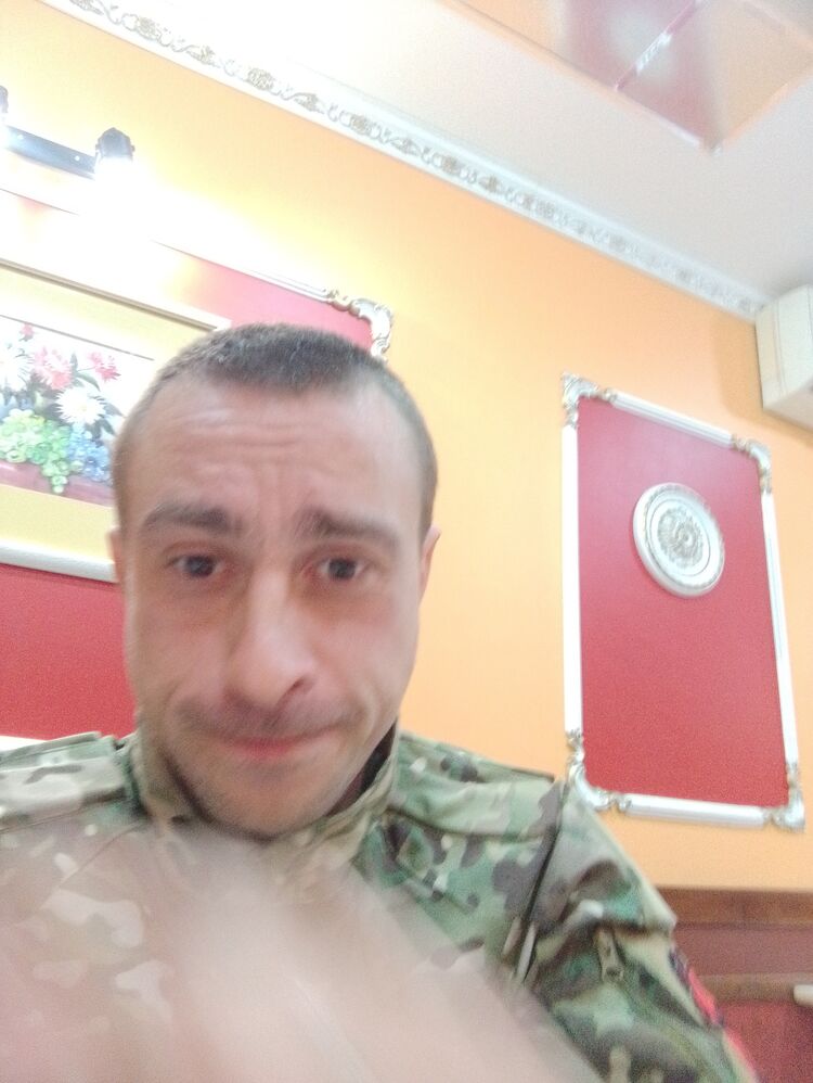  46982145  , 37 ,    
