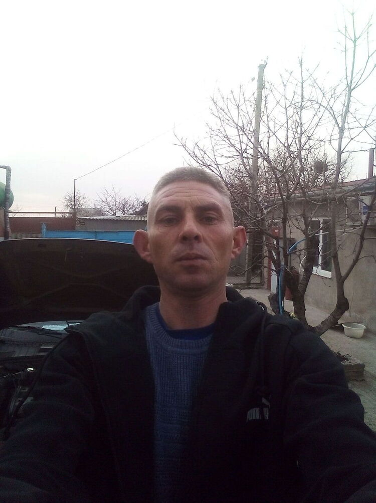 32858865  Denis, 41 ,    