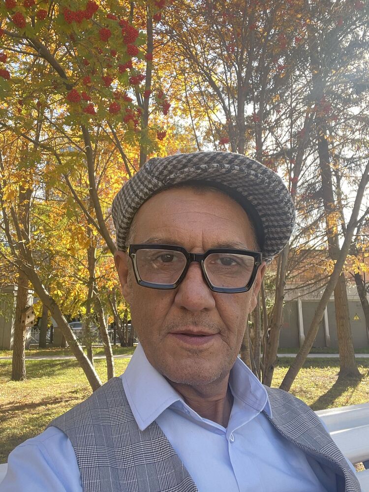  ,   Prins Paolo, 53 ,  