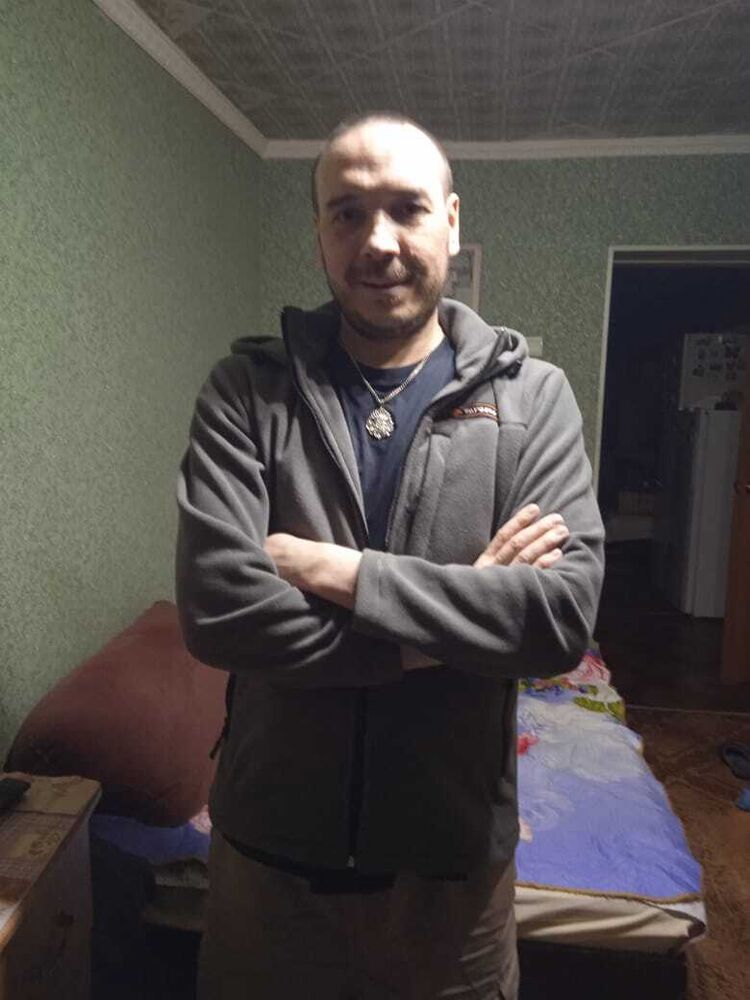  42045175  , 37 ,    -
