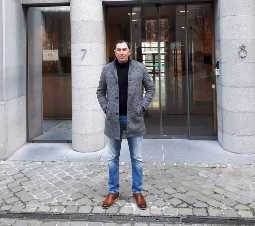  ,   Lado, 42 ,   