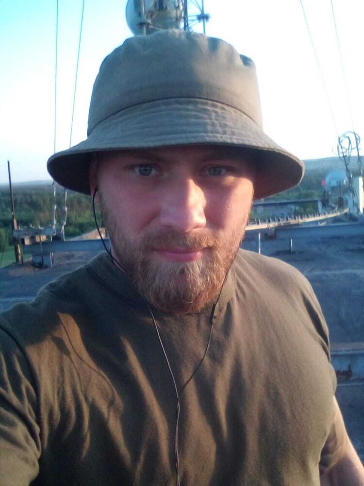 ,   Artem, 33 ,   ,   
