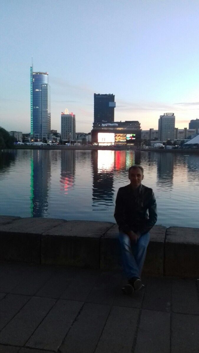  ,   Viktor, 48 ,   ,   , c 