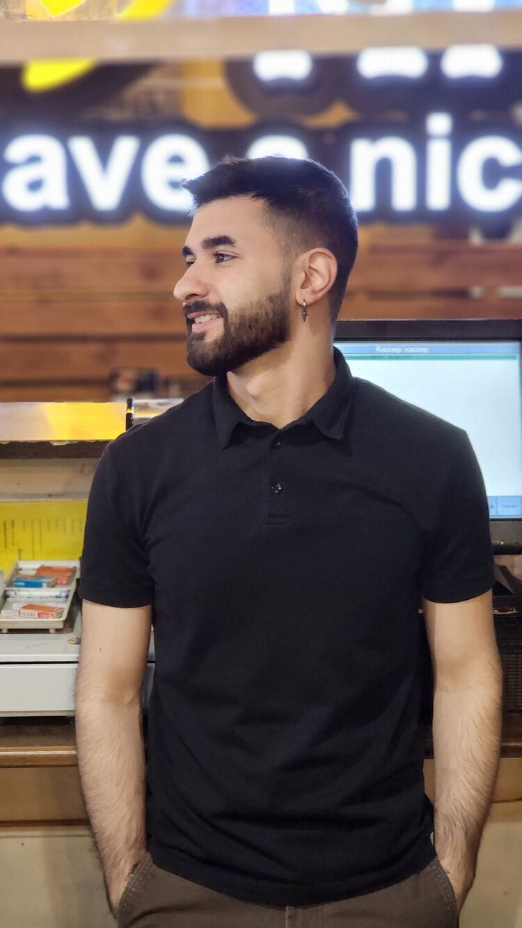  33203525  , 25 ,    -