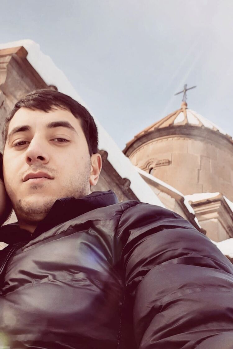  ,   Armen, 29 ,   ,   