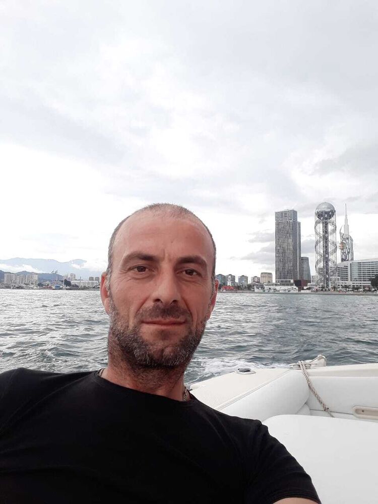  52937425  Merabi, 45 ,    
