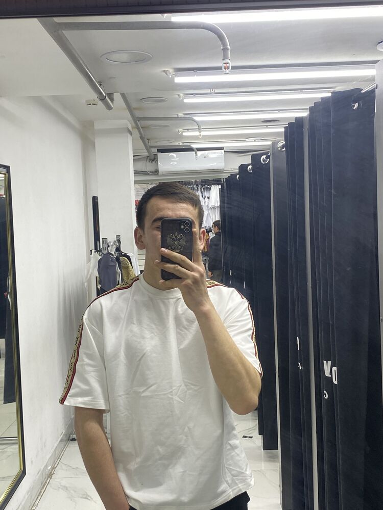  51517765  Davronbek, 22 ,    