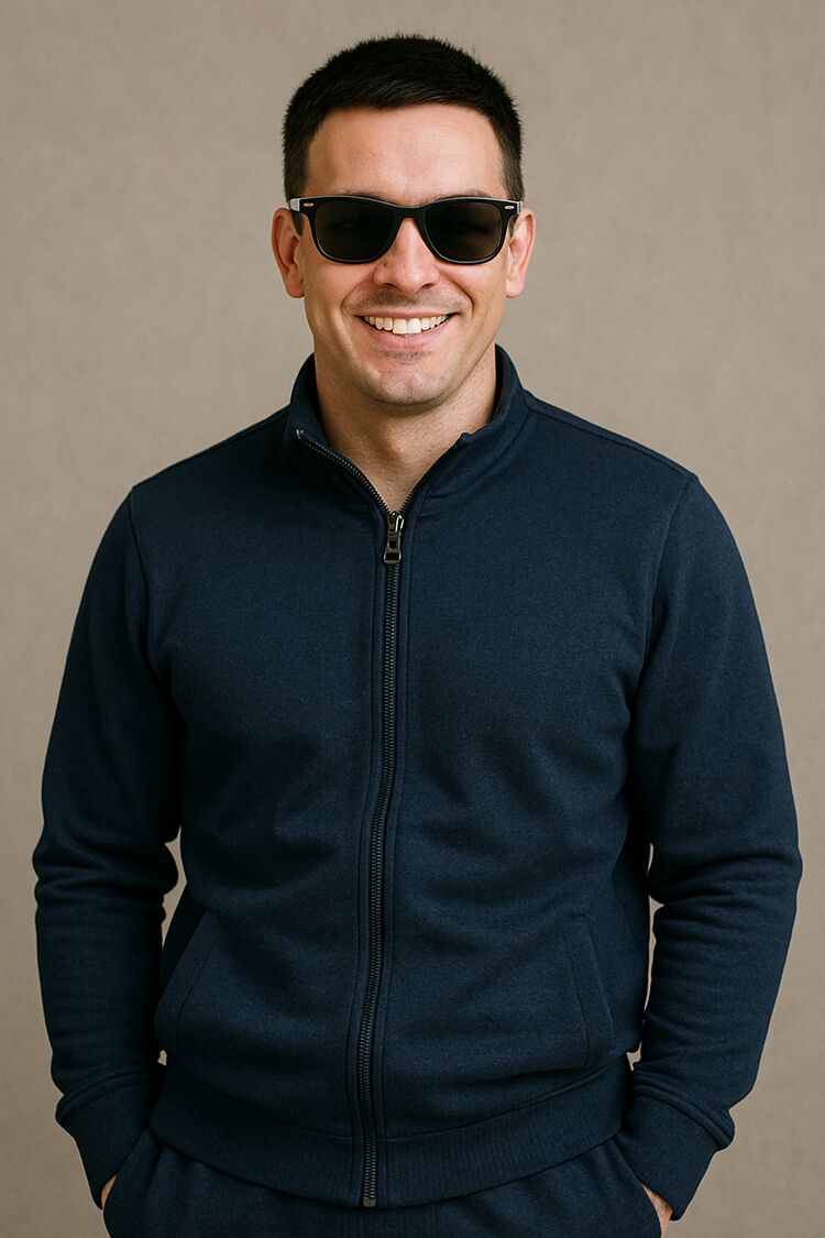  ,   Viktor, 41 ,   ,   