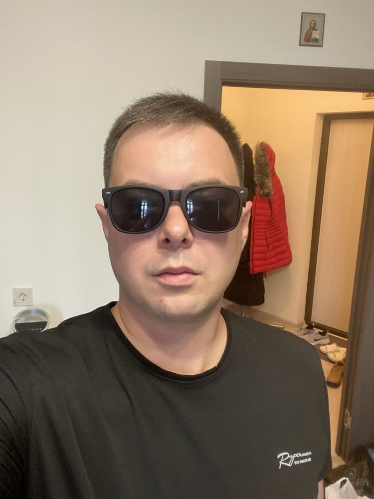  54008545  Fedor, 30 ,    