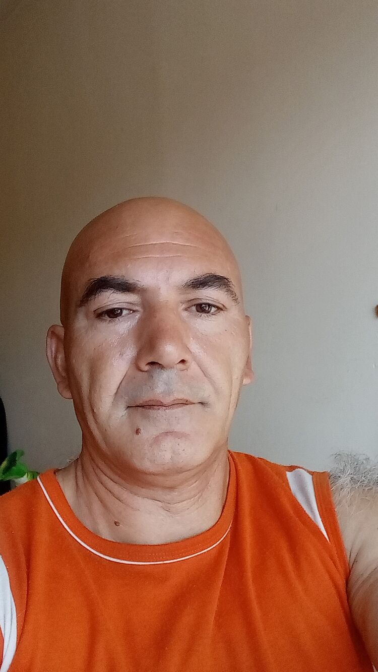  45486175  Artur, 48 ,    