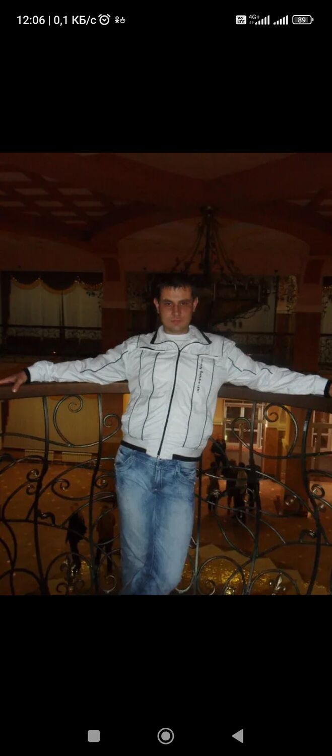  53704985  Roman, 40 ,    