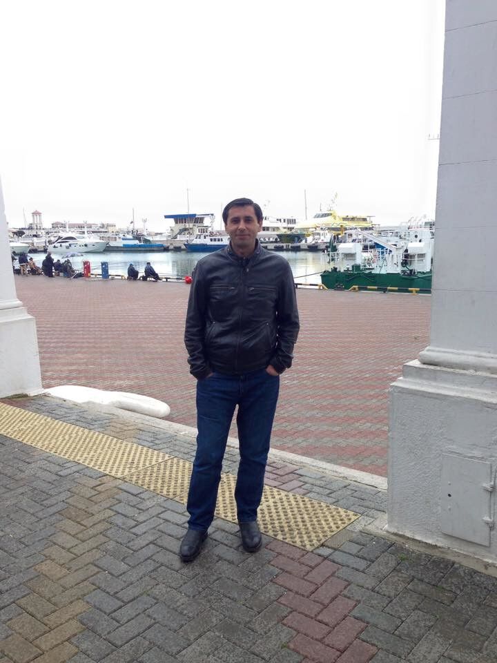 6265115  Artur, 44 ,    