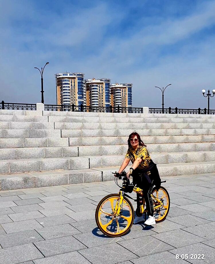 30360835  Natali, 52 ,    