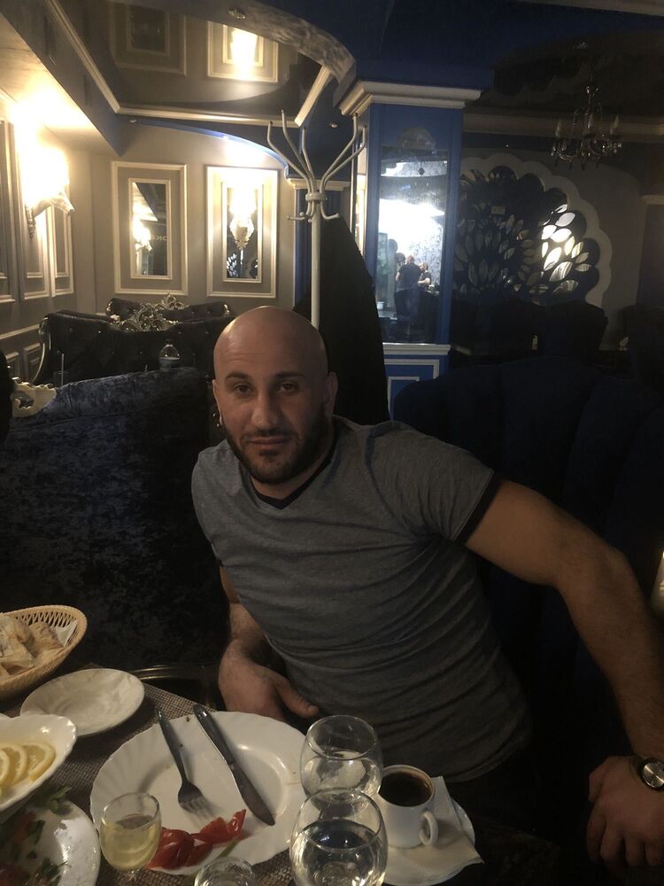  42390045  Garik, 37 ,    