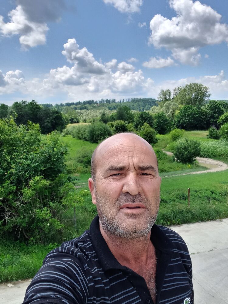  35961955  Mehmet, 44 ,    