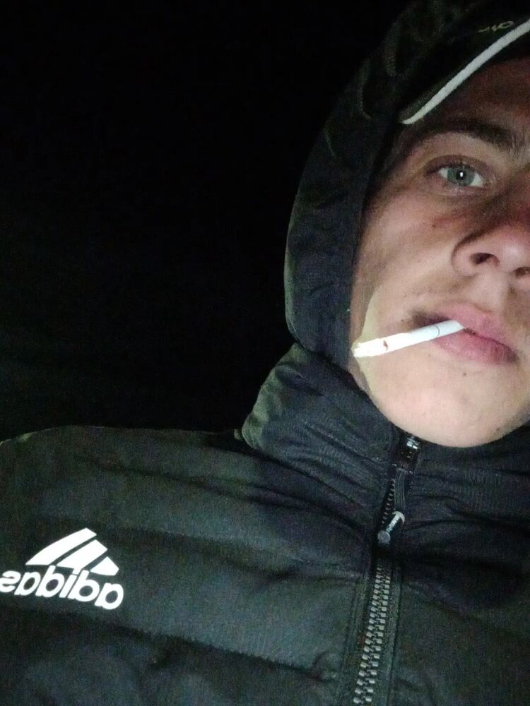  ,   Artem, 32 ,   ,   , c 