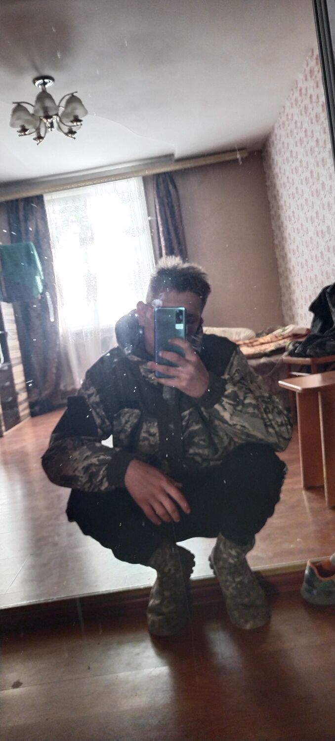  46481045  Pavel, 22 ,    