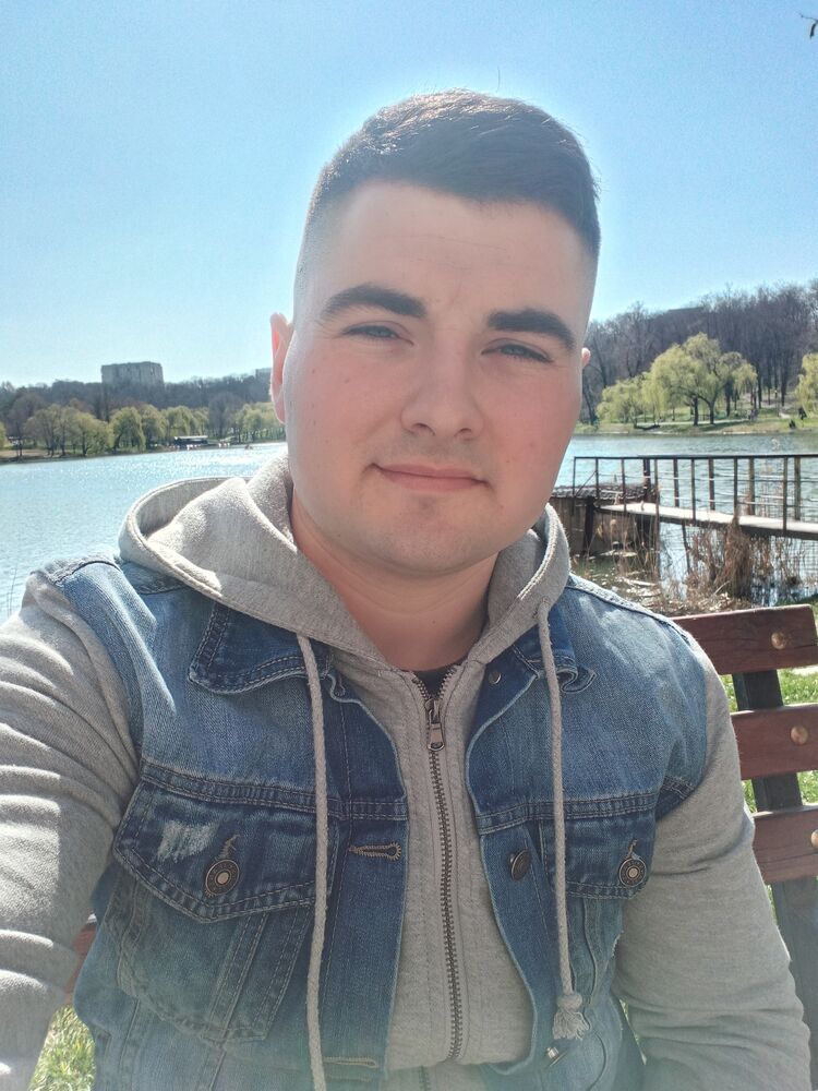  44877235  Vadim, 22 ,    