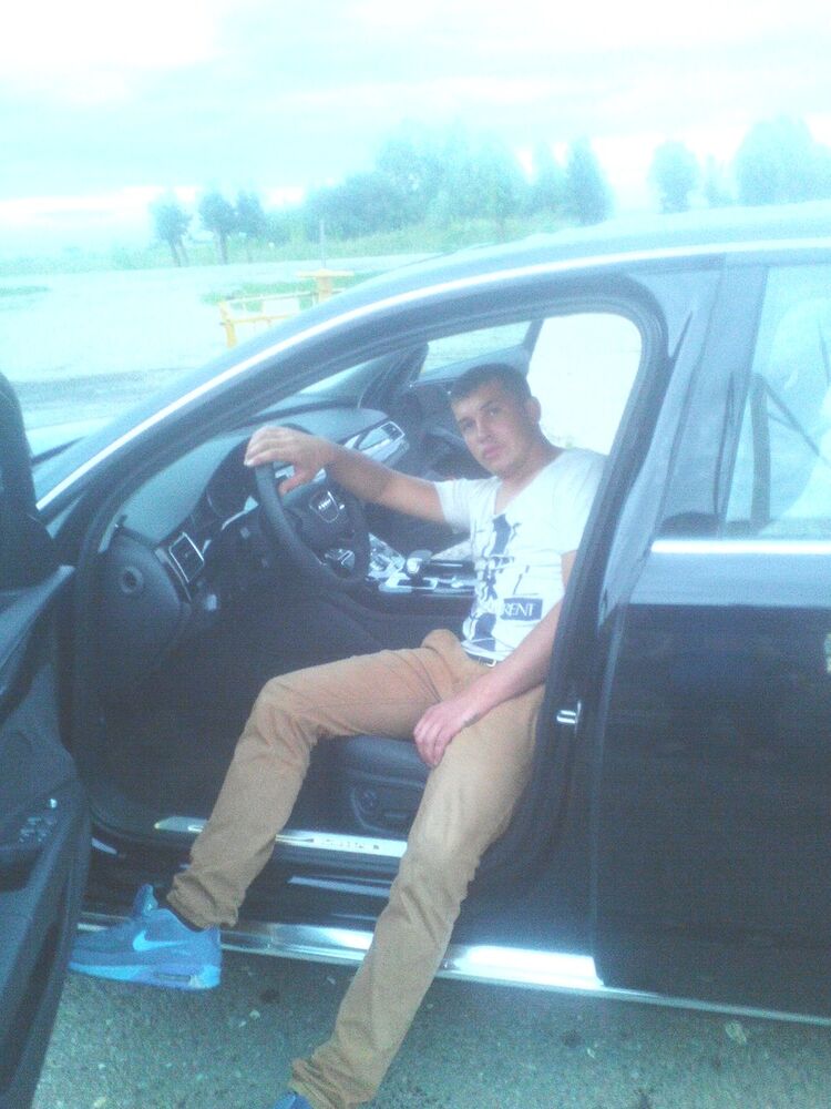  7789555  Alex, 35 ,    