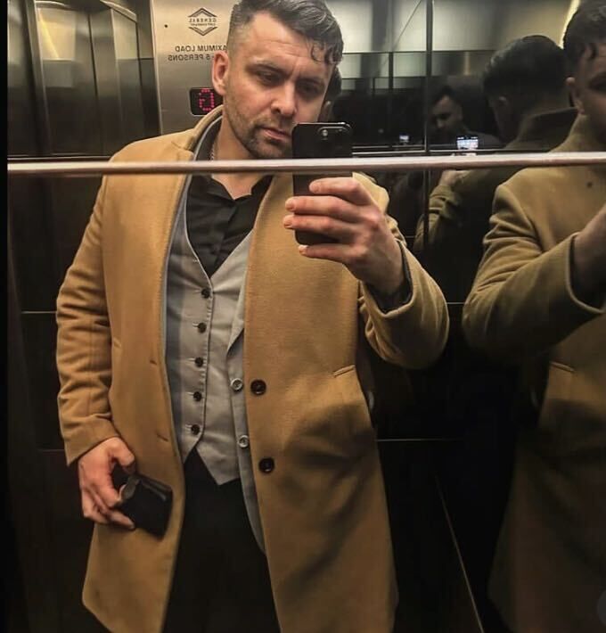  43393085  Hoffman Jack, 41 ,    Canadian