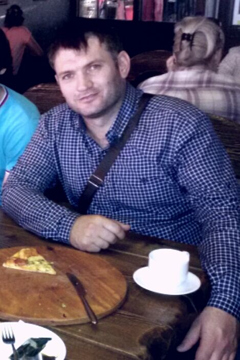  24140205  Ruslan, 42 ,    