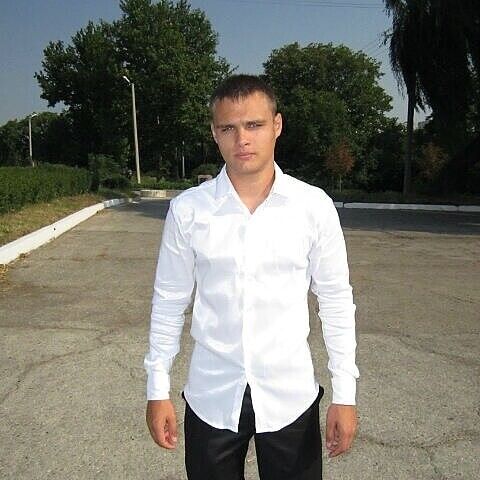  20437285  Andrei, 30 ,    