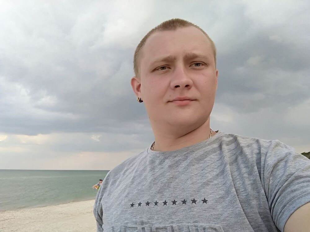  ,   Evgenii, 32 ,   ,   