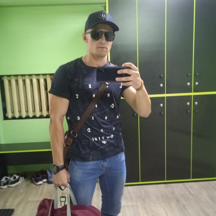  27718035  Rustam, 32 ,    