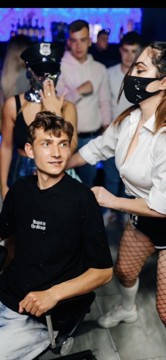  39641385  Alecu, 28 ,    