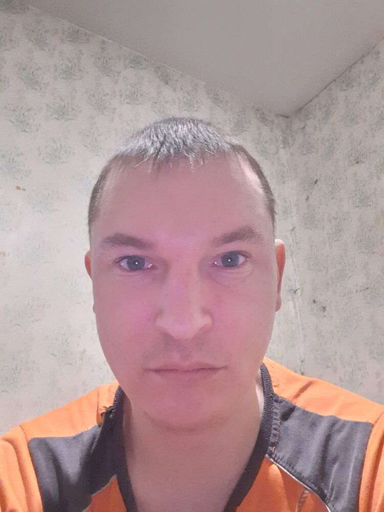  48819115  SLAVUSIK, 42 ,    