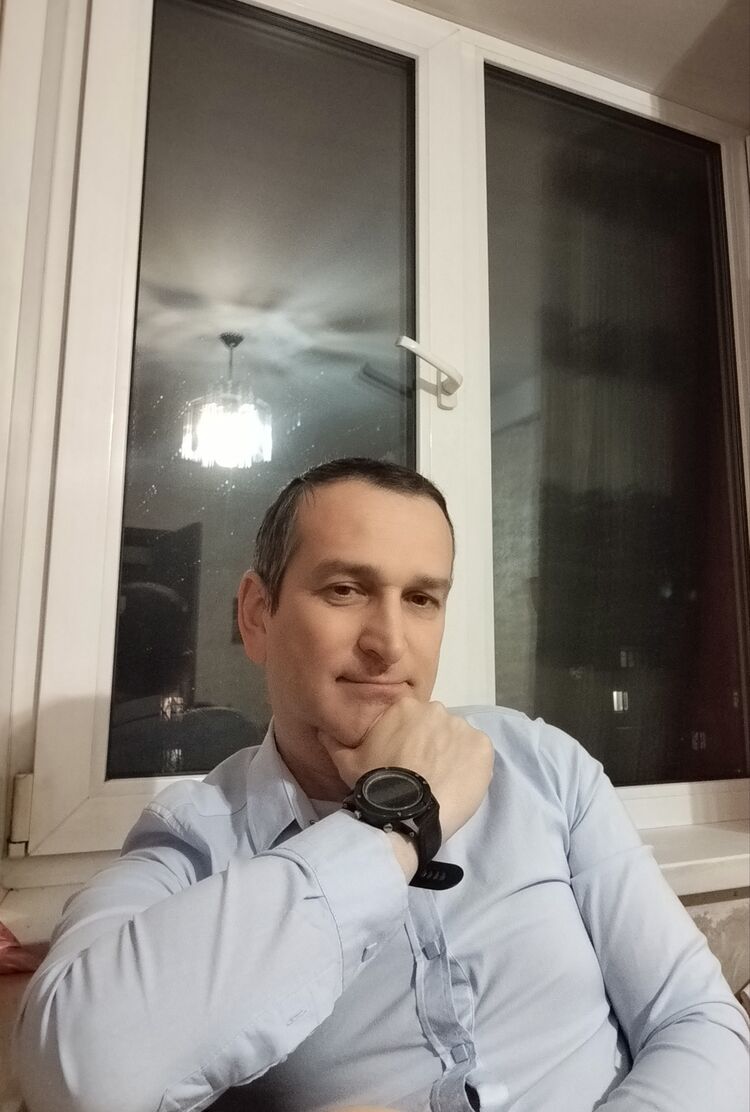  50154275  David, 47 ,    