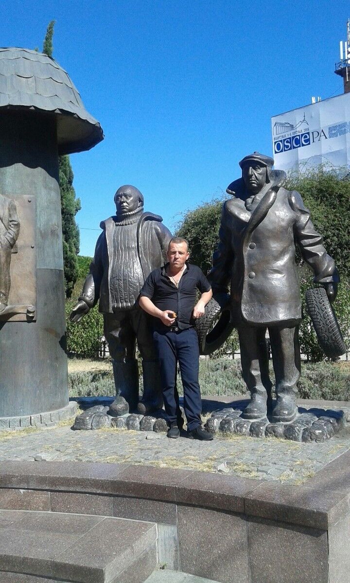  8653745  Armen, 45 ,    