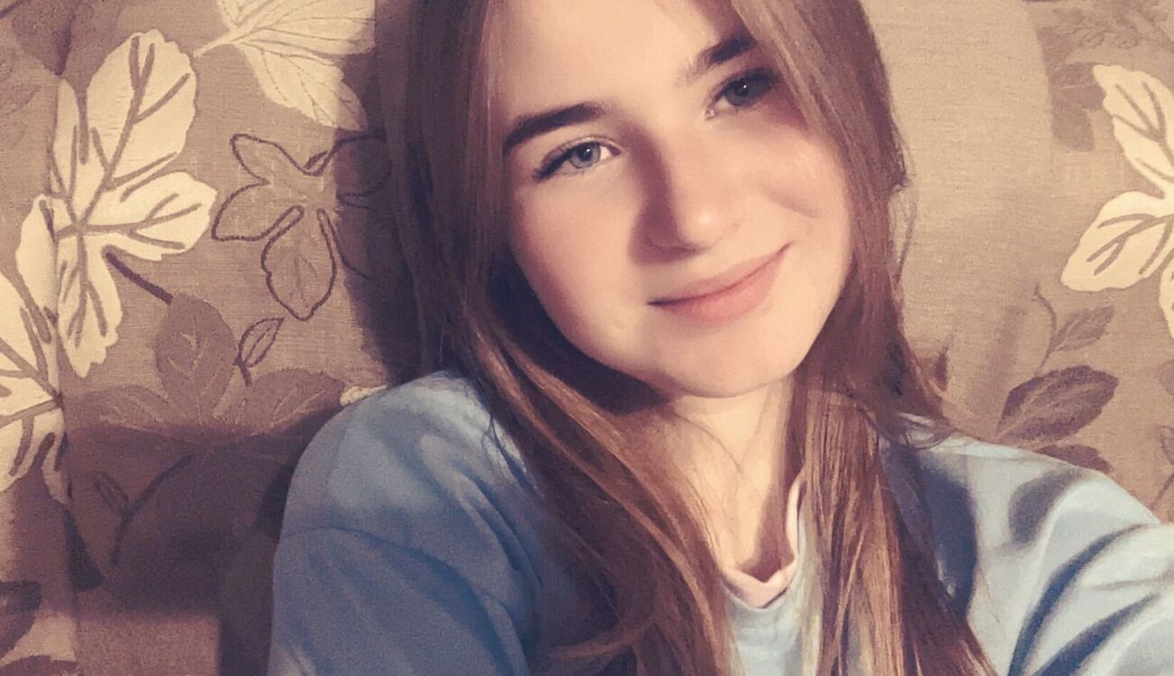  54677285  Khrystyna, 18 ,    