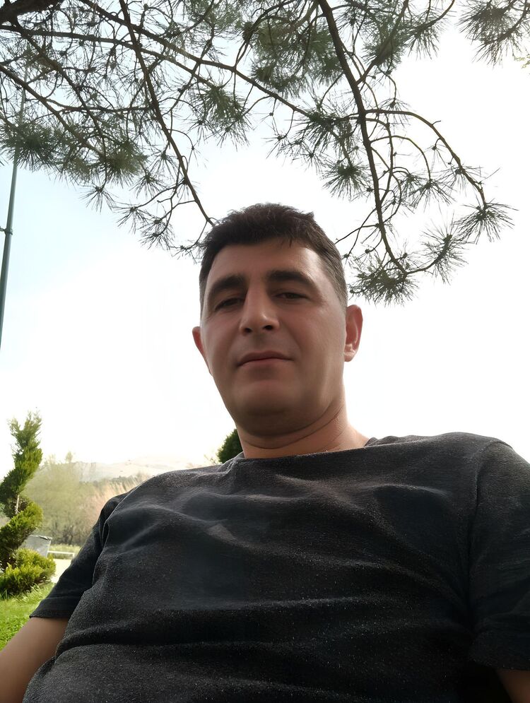  48134125  Mekhmet, 42 ,    