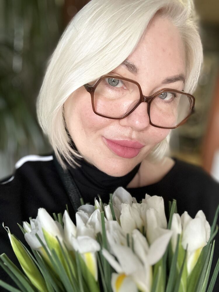  54739145  Alla, 50 ,    