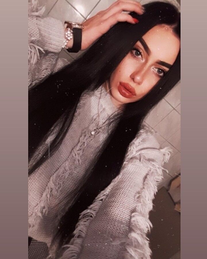  18672715  Marina, 25 ,    