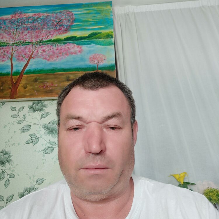  53370245  IURIE, 45 ,    